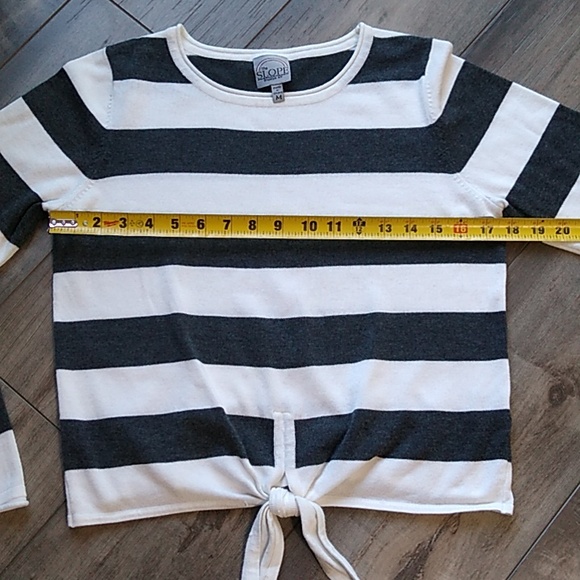 The Slope Brooklyn N.Y. Black,White Stripe Top/Sweater with front tie size M - Picture 6 of 10